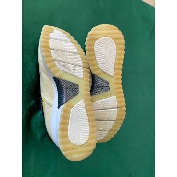 Shoes - Picture 8 of 12